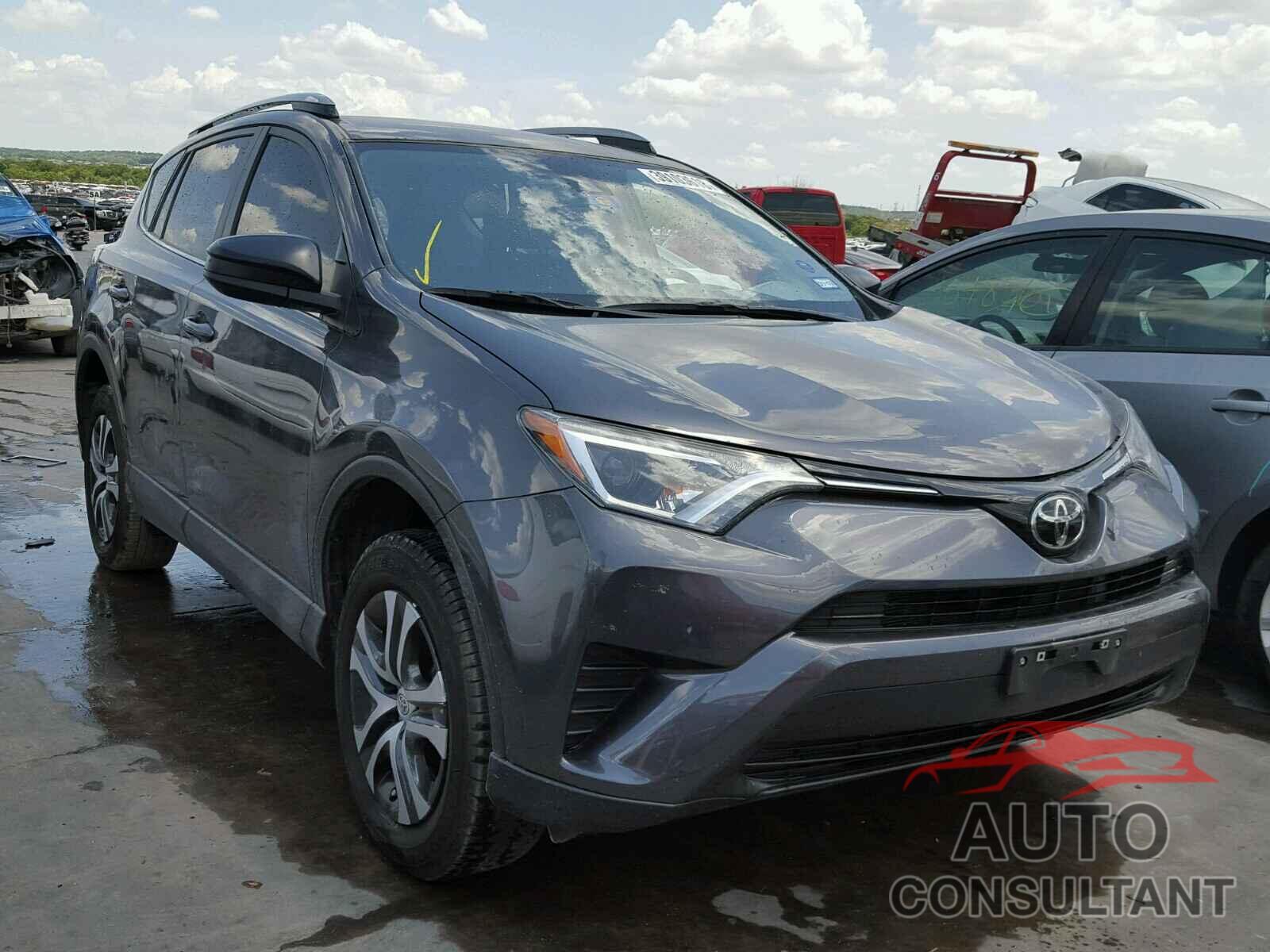 TOYOTA RAV4 LE 2017 - JTMZFREV9HJ701155