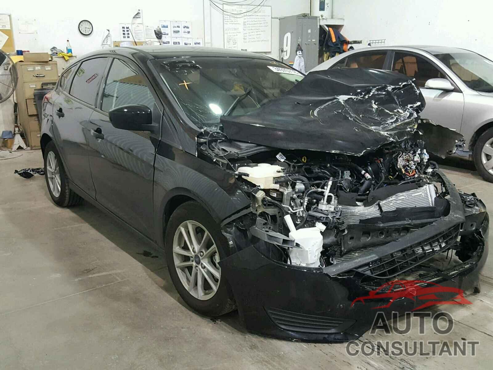 FORD FOCUS 2018 - 1FADP3K2XJL216604
