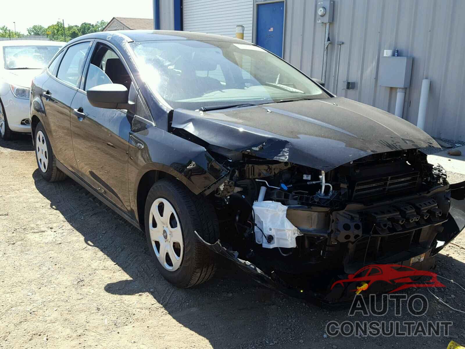 FORD FOCUS 2018 - 1FADP3E21JL276735