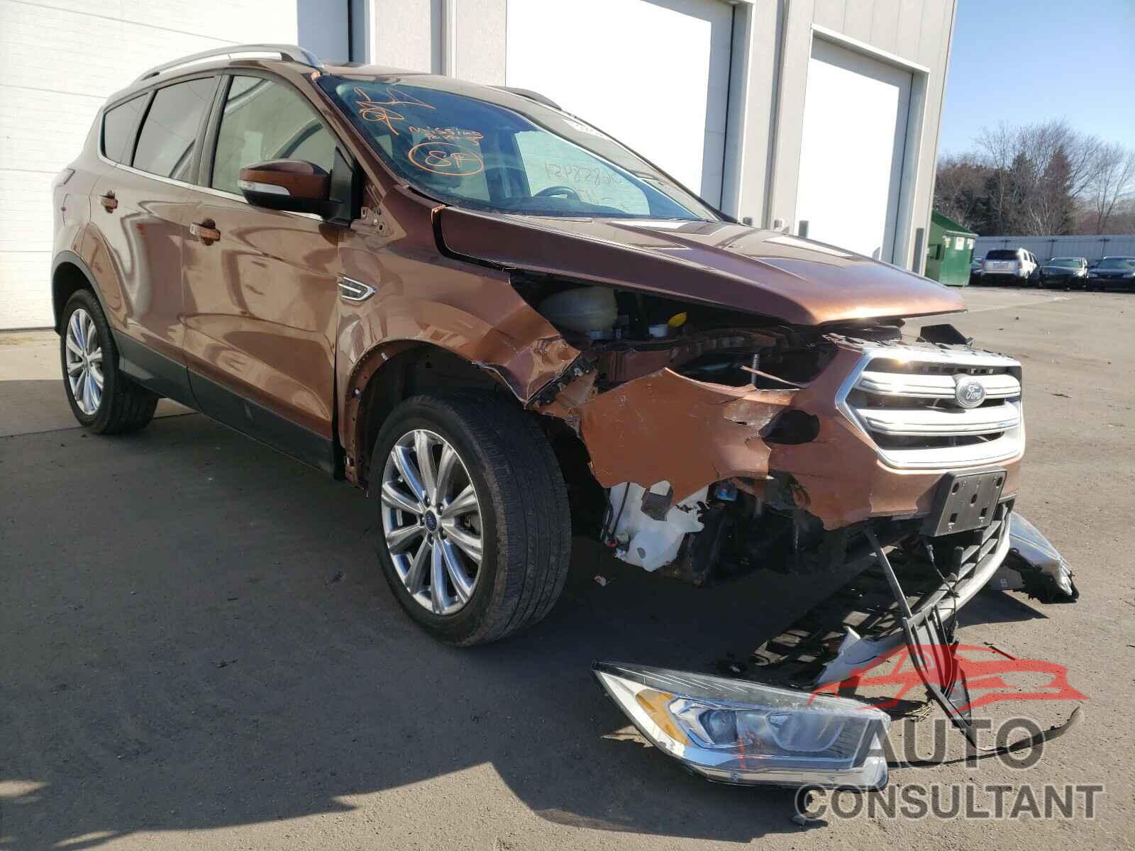 FORD ESCAPE 2017 - 1FMCU9J96HUA04704