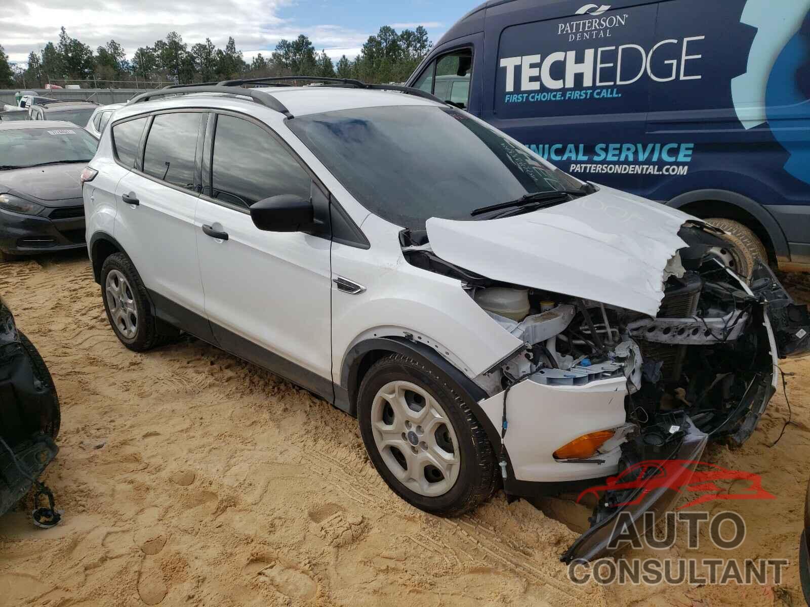 FORD ESCAPE 2018 - 1FMCU0F72JUB17607