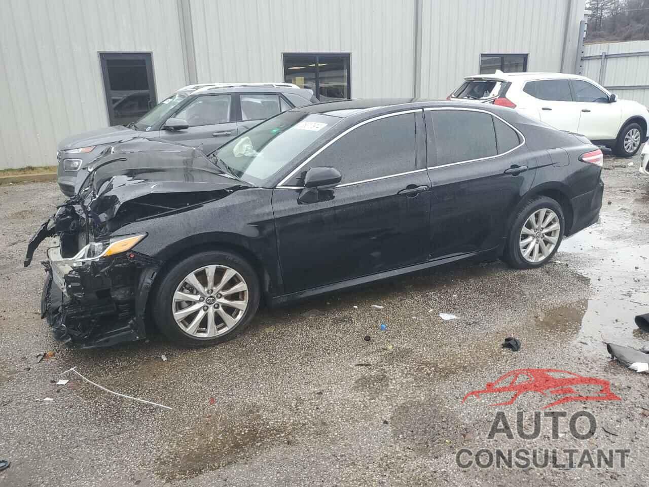 TOYOTA CAMRY 2018 - 4T1B11HK0JU636294
