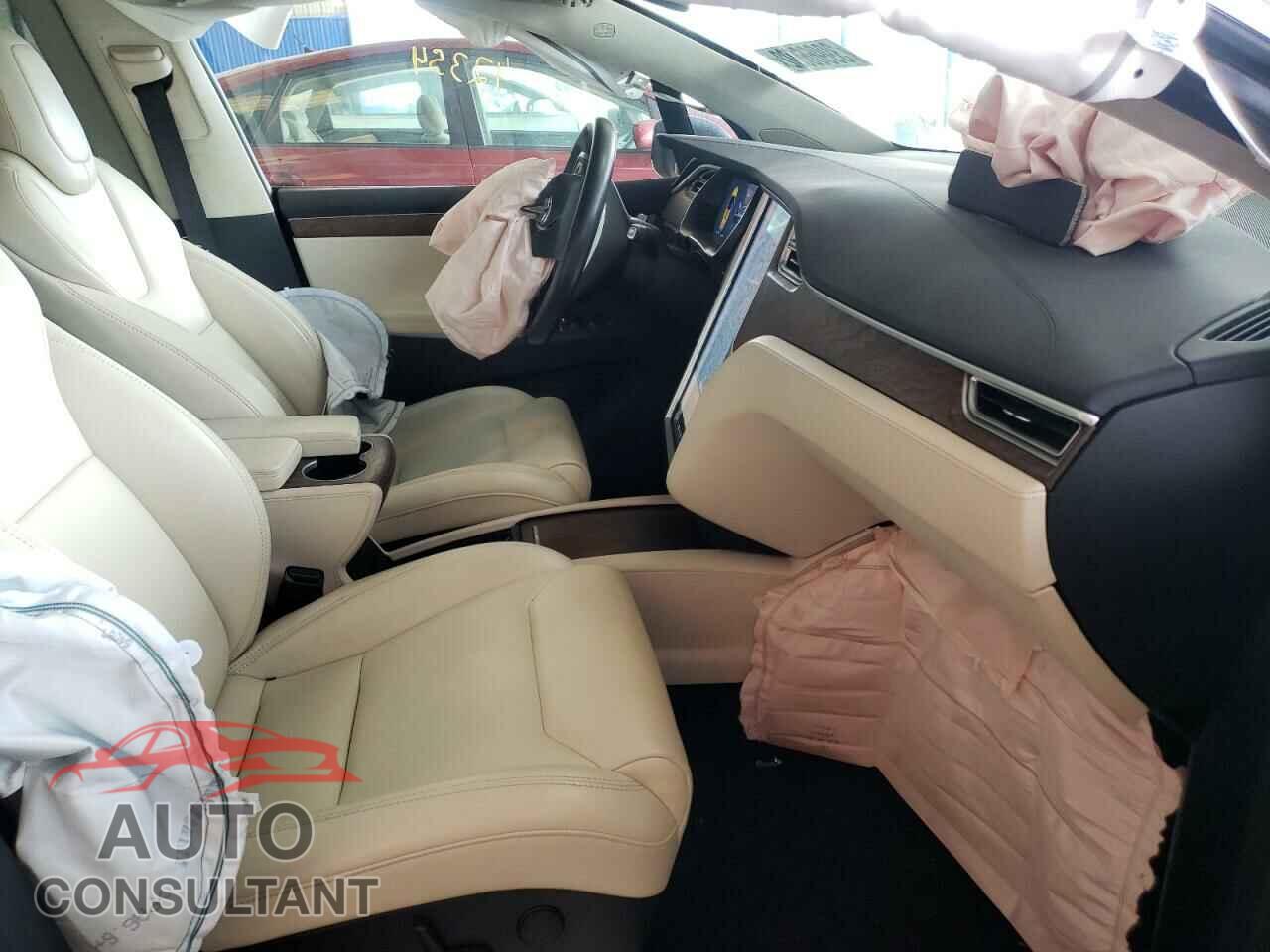 TESLA MODEL X 2017 - 5YJXCAE20HF066356