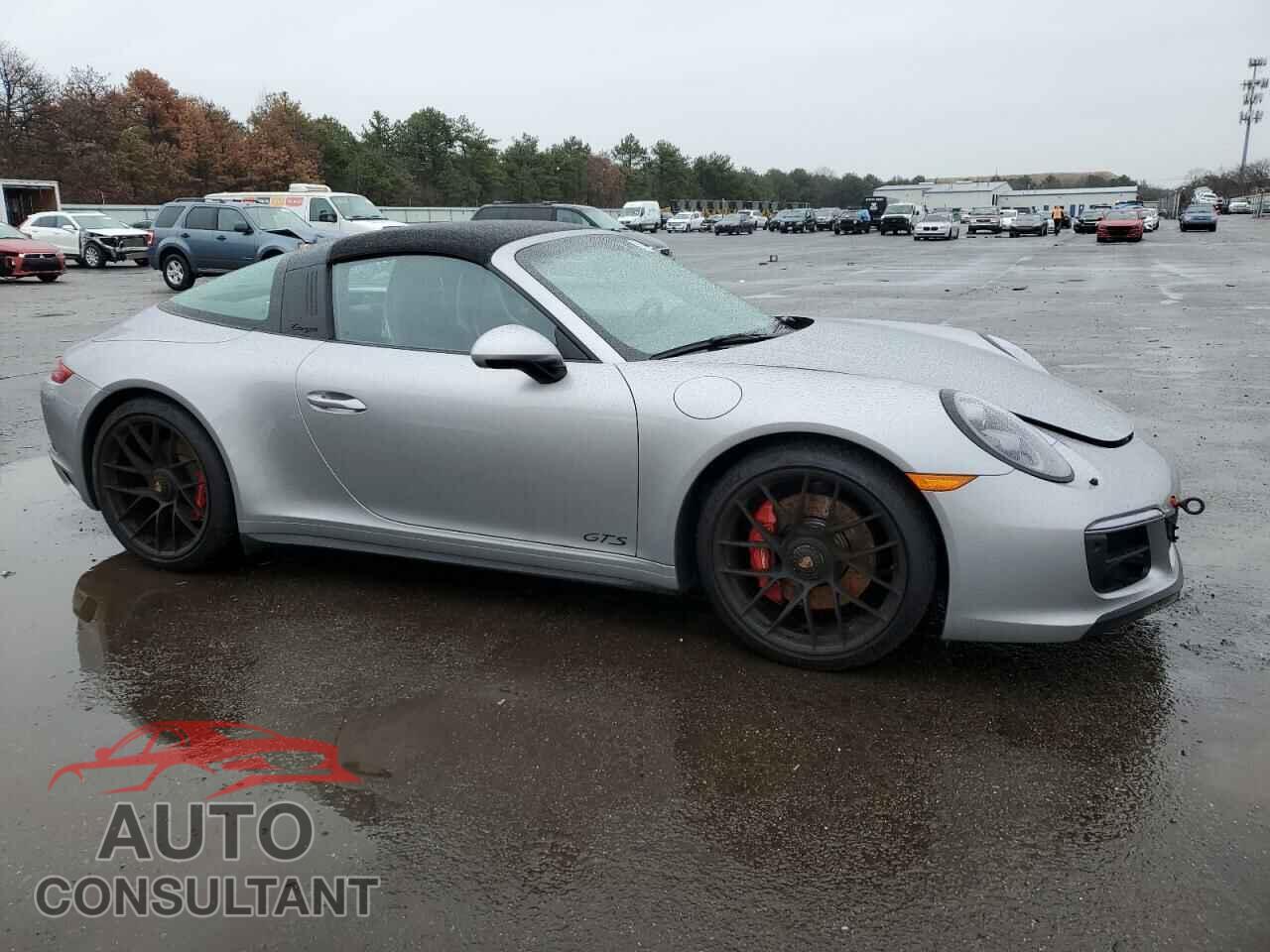 PORSCHE 911 2018 - WP0BB2A99JS135110