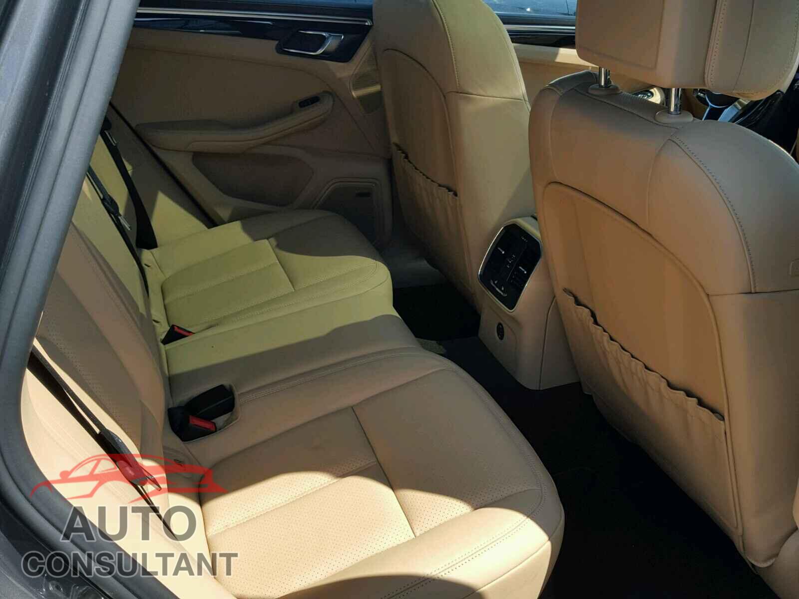 PORSCHE MACAN 2018 - WP1AA2A59JLB02483