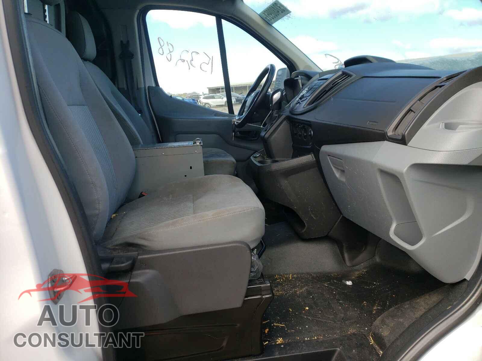 FORD TRANSIT CO 2017 - 1FTYR1YM7HKB49205