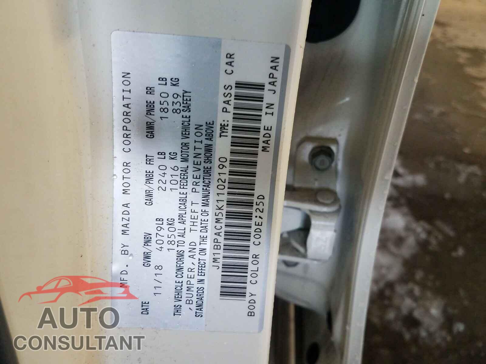 MAZDA 3 2019 - JM1BPACM5K1102190