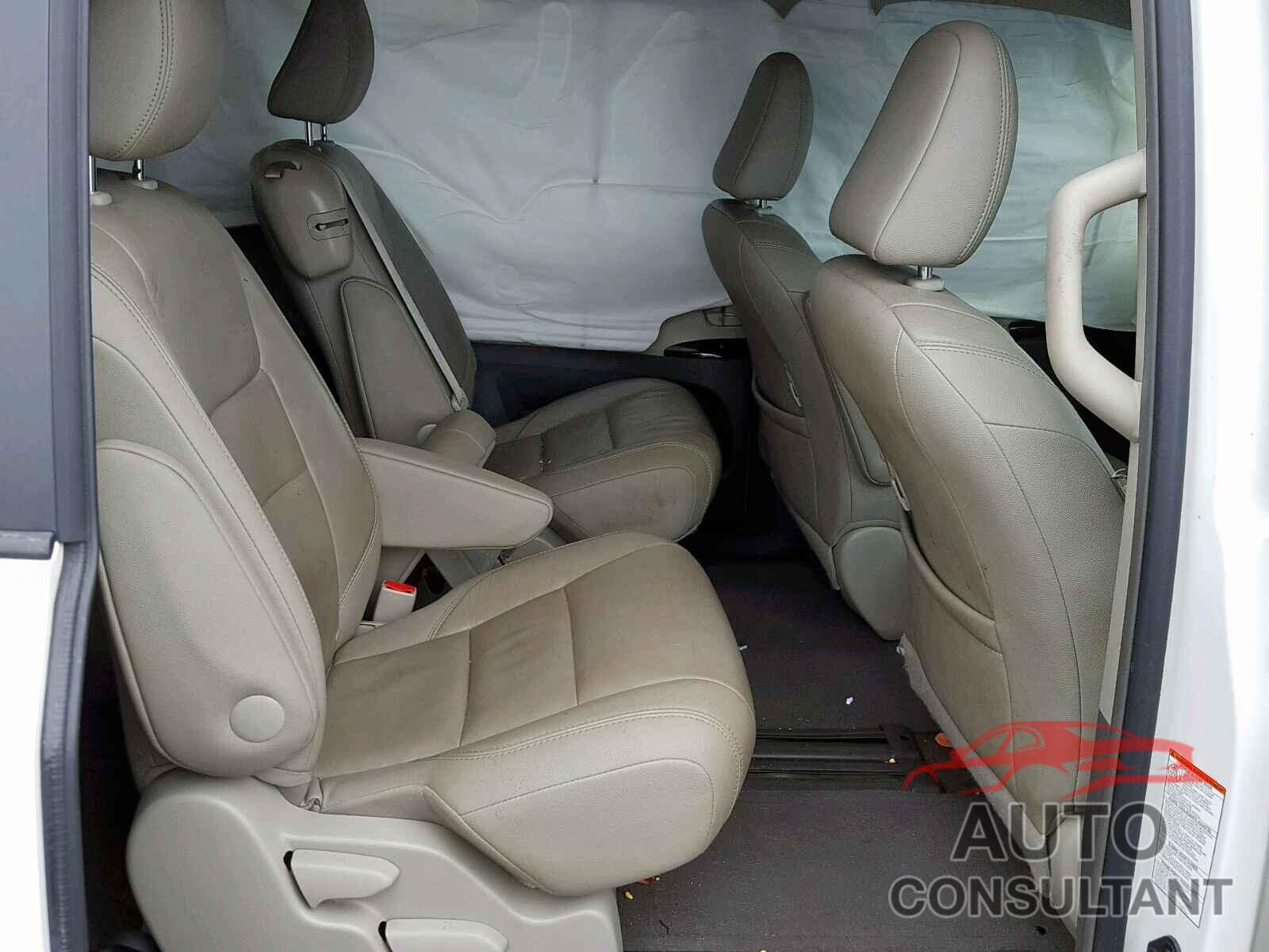 TOYOTA SIENNA XLE 2015 - 5TDYK3DC5FS575123