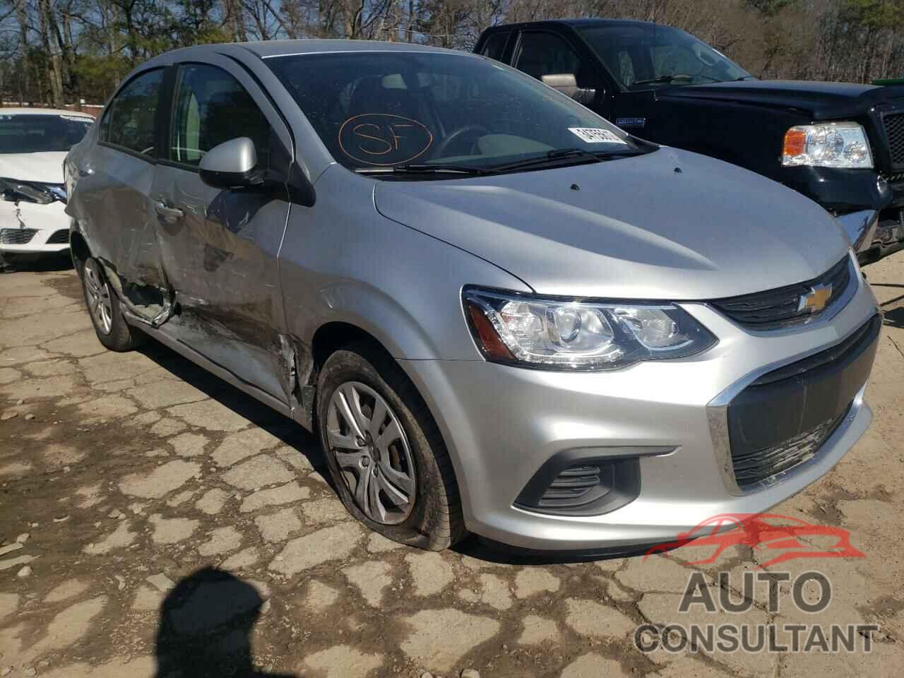 CHEVROLET SONIC 2018 - 1G1JB5SH5J4103500