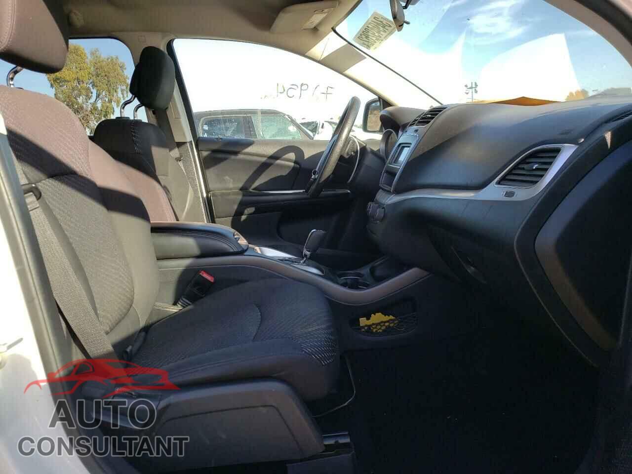 DODGE JOURNEY 2017 - 3C4PDCBG8HT523229