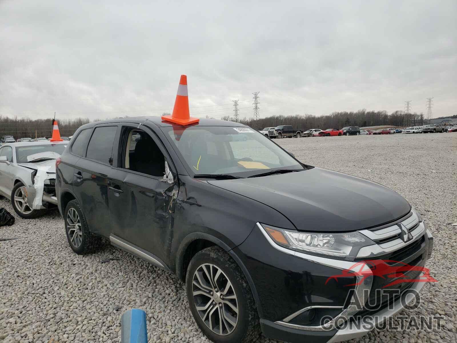MITSUBISHI OUTLANDER 2018 - JA4AZ3A34JZ058995