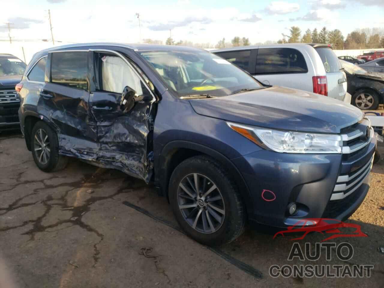 TOYOTA HIGHLANDER 2018 - 5TDJZRFH5JS869106
