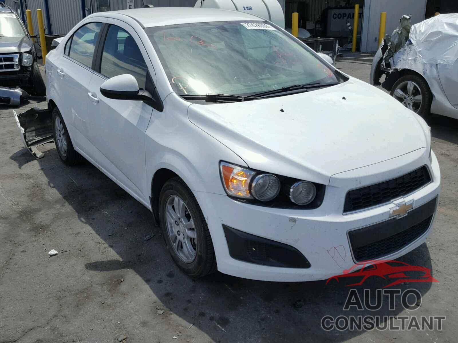CHEVROLET SONIC 2015 - 1G1JC5SB3F4149150