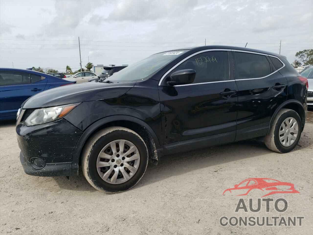 NISSAN ROGUE 2018 - JN1BJ1CP4JW104013