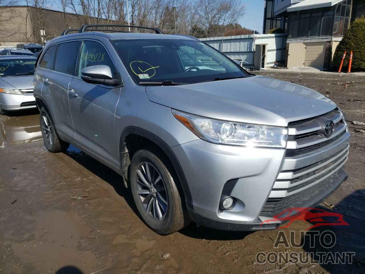 TOYOTA HIGHLANDER 2018 - 5TDJZRFH0JS527269