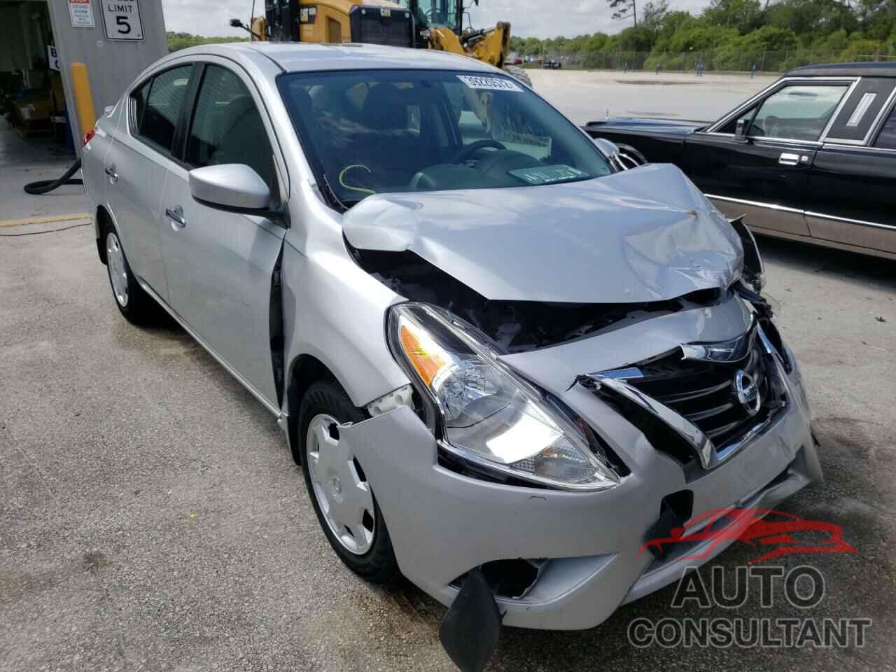 NISSAN VERSA 2018 - 3N1CN7APXJL817423