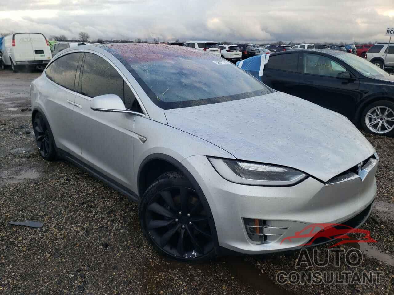 TESLA MODEL X 2016 - 5YJXCAE28GF005707