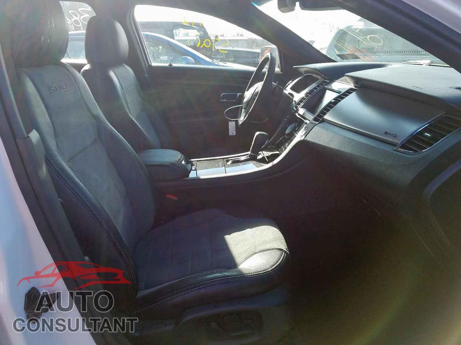 FORD TAURUS 2015 - JF1GPAB60G8330627