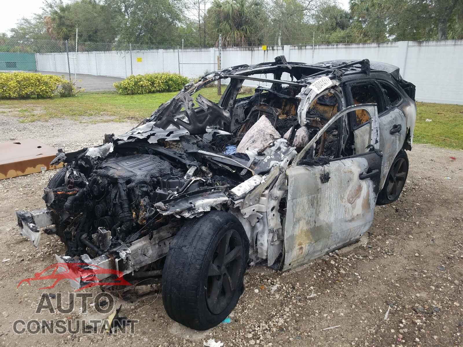 JAGUAR F-PACE 2017 - SADCJ2BV7HA074931