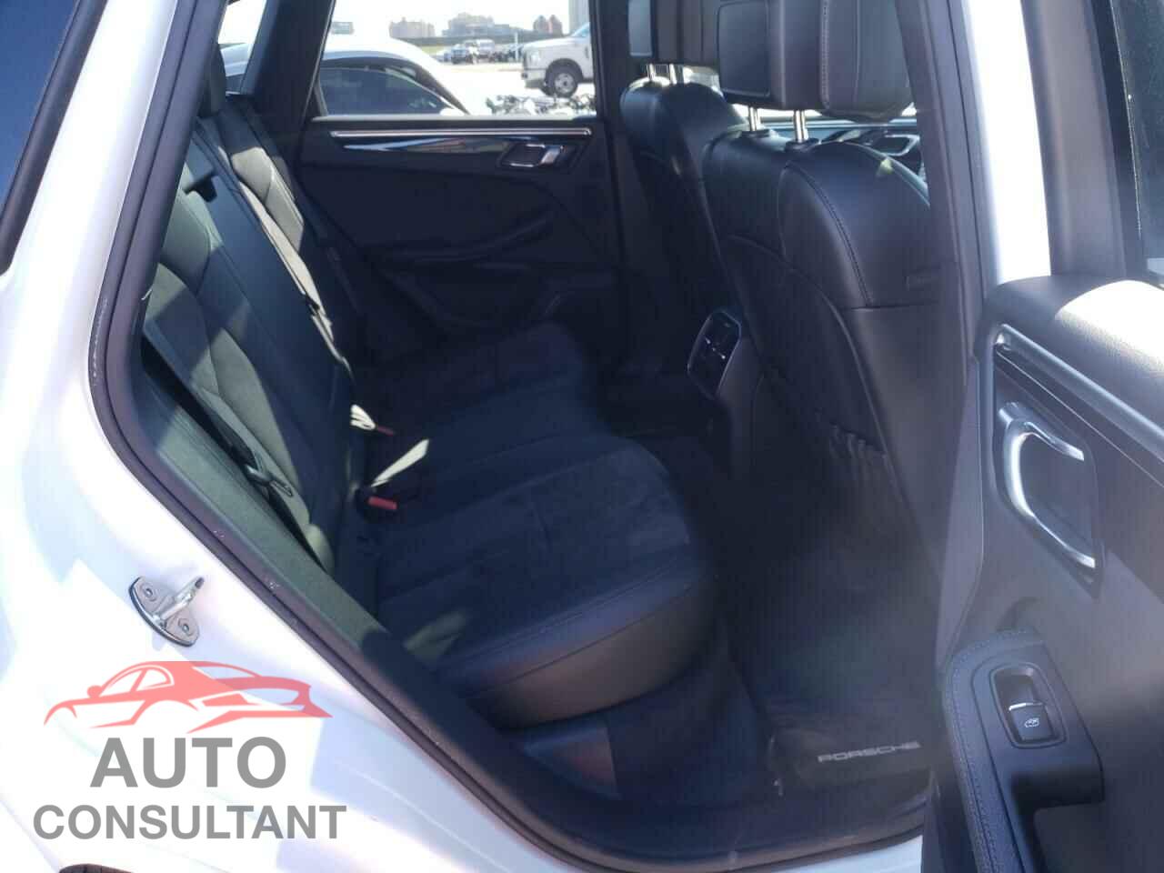 PORSCHE MACAN 2018 - WP1AA2A50JLB01528