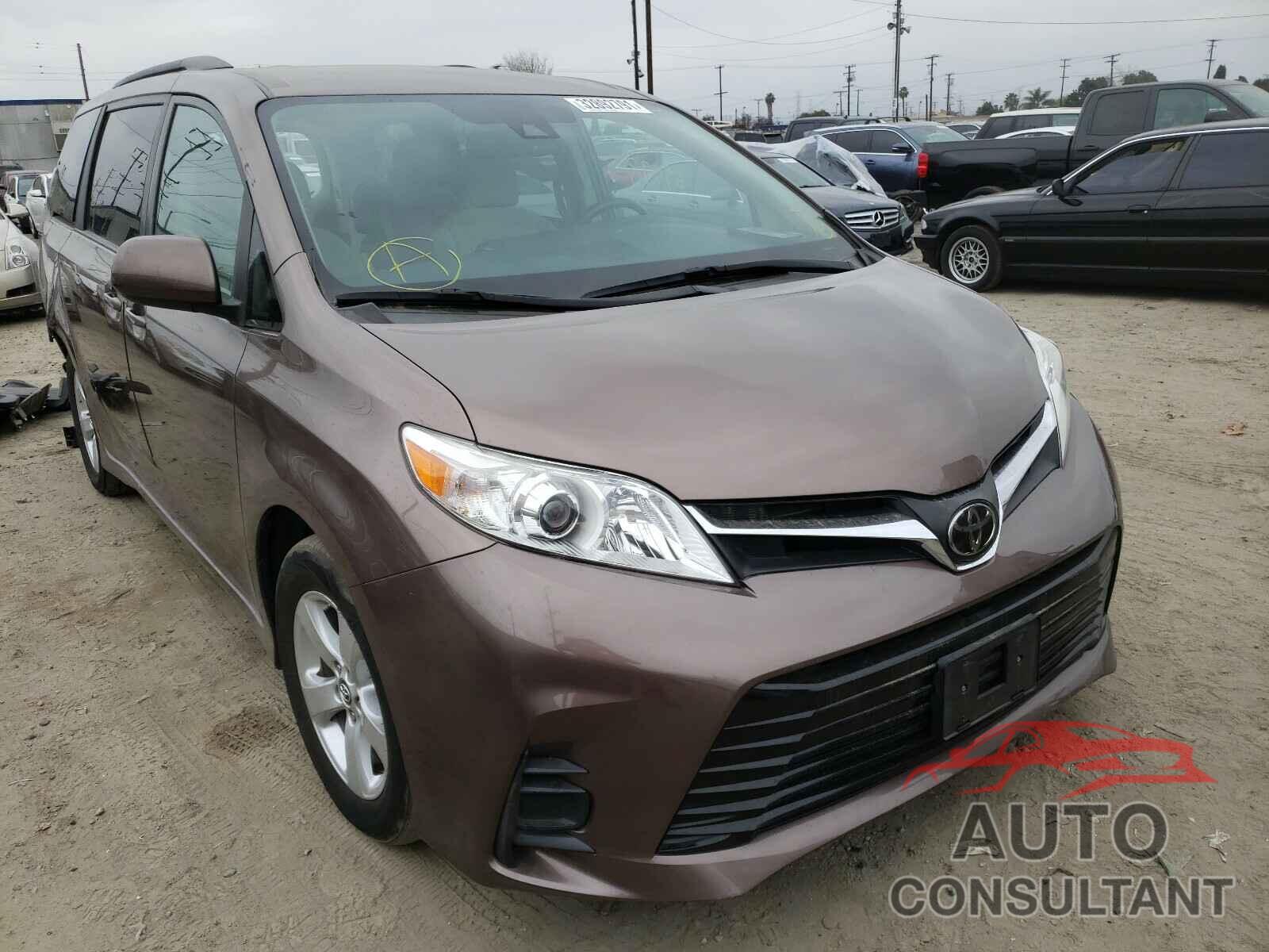 TOYOTA SIENNA 2018 - 5TDKZ3DC7JS907749