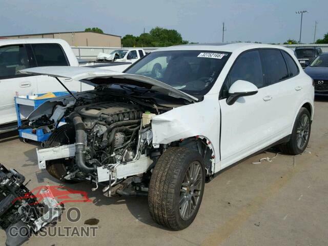 PORSCHE CAYENNE 2017 - WP1AA2A24HKA88255
