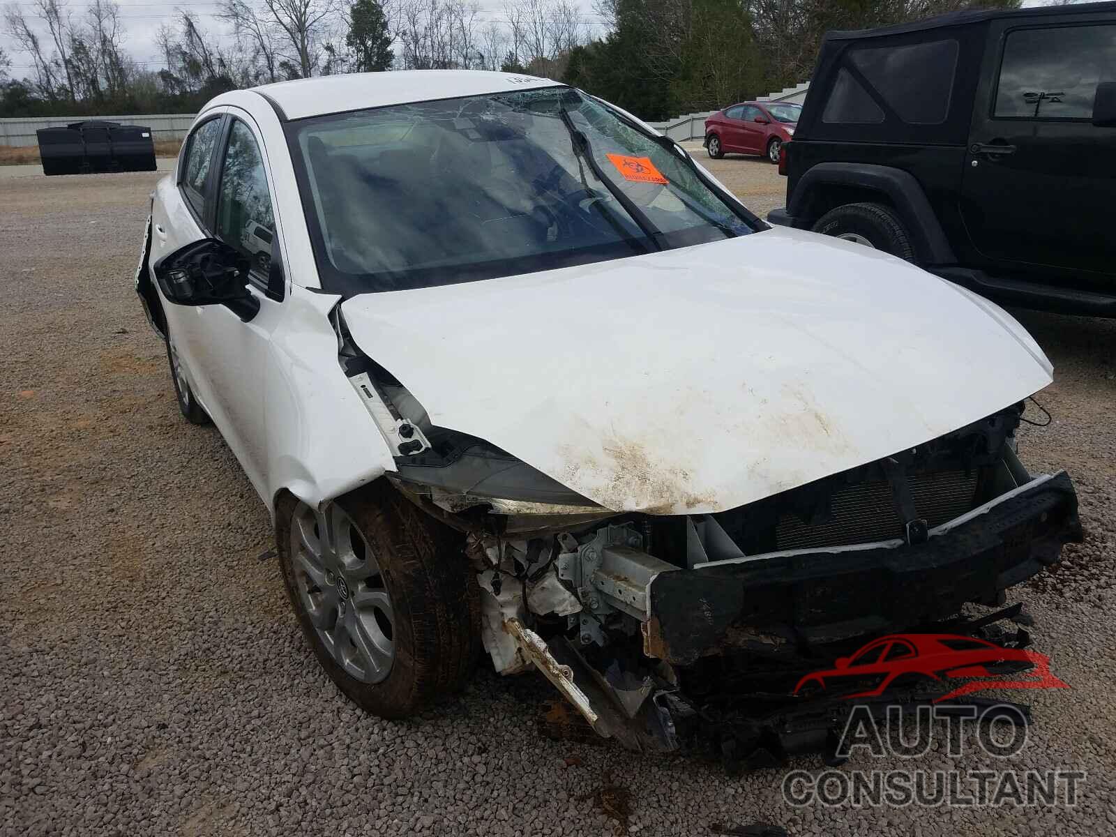 TOYOTA YARIS 2017 - 3MYDLBYV2HY157228