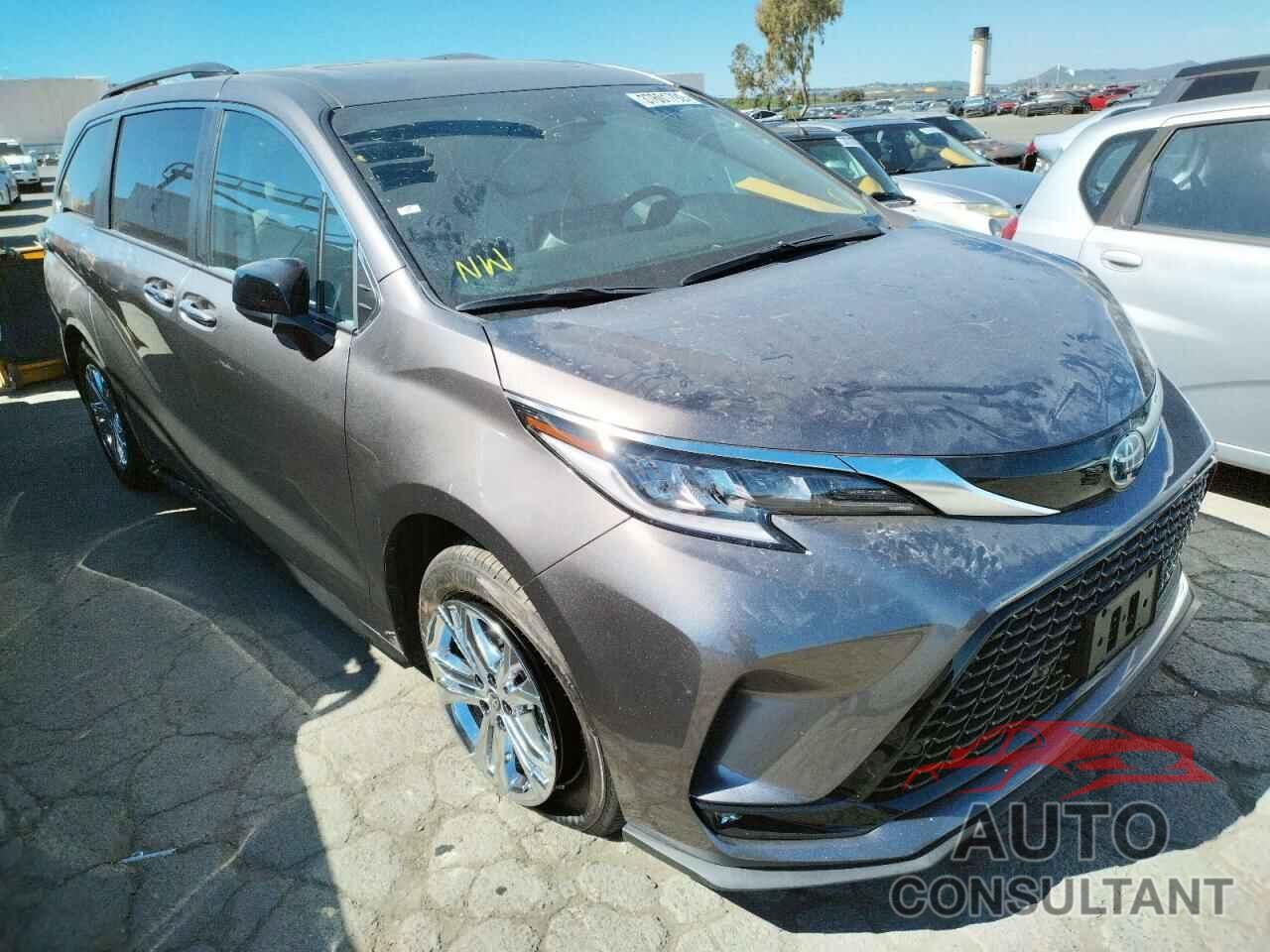 TOYOTA SIENNA 2022 - 5TDDSKFCXNS052779