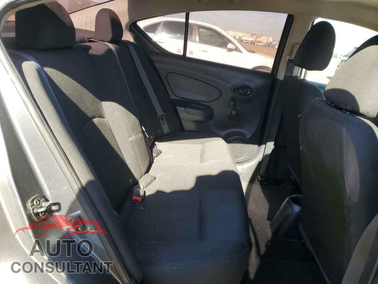 NISSAN VERSA 2019 - 3N1CN7AP3KL823792