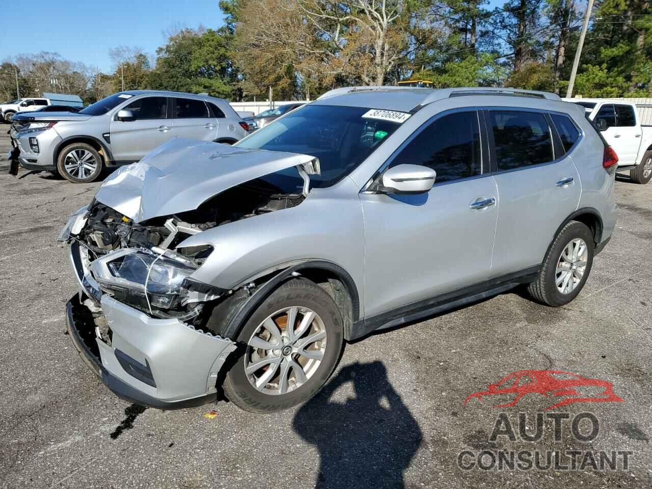 NISSAN ROGUE 2017 - KNMAT2MT9HP517781