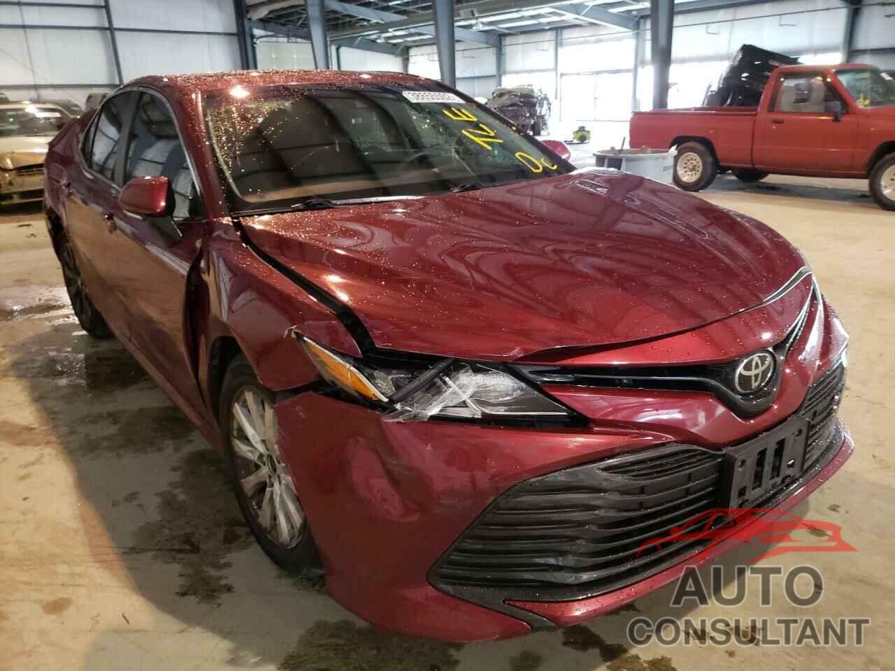 TOYOTA CAMRY 2018 - 4T1B11HK6JU539102