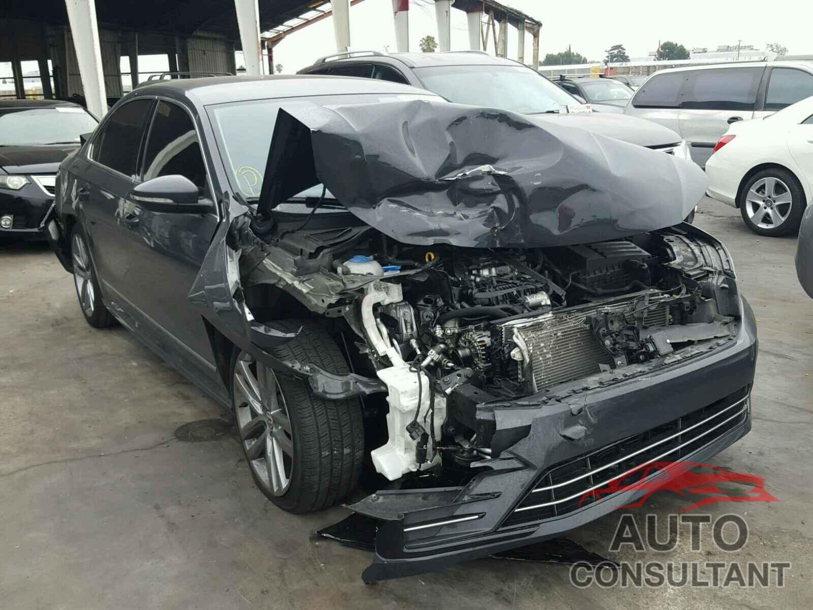 VOLKSWAGEN PASSAT 2017 - 1VWDT7A32HC034801