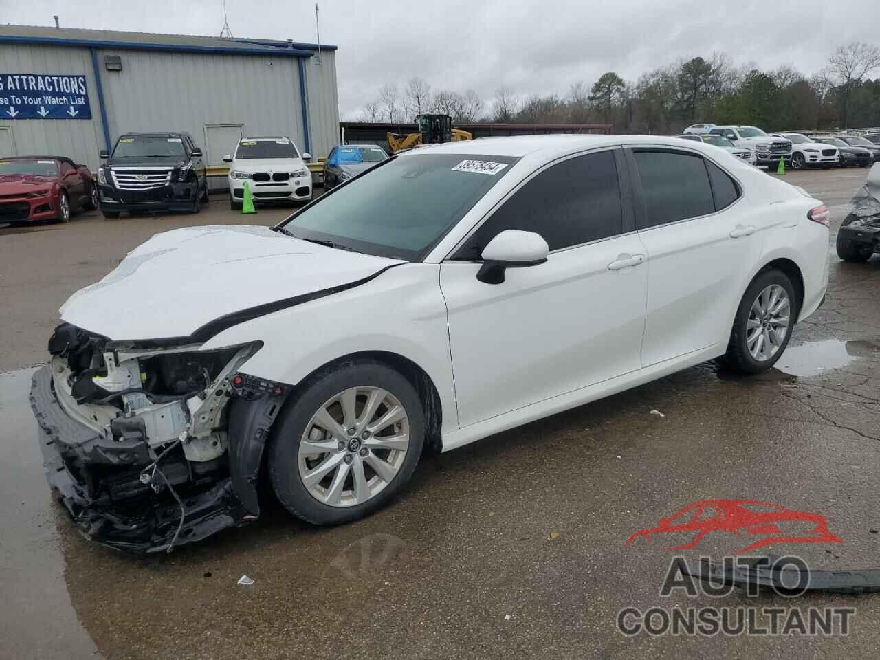 TOYOTA CAMRY 2018 - 4T1B11HK2JU003666