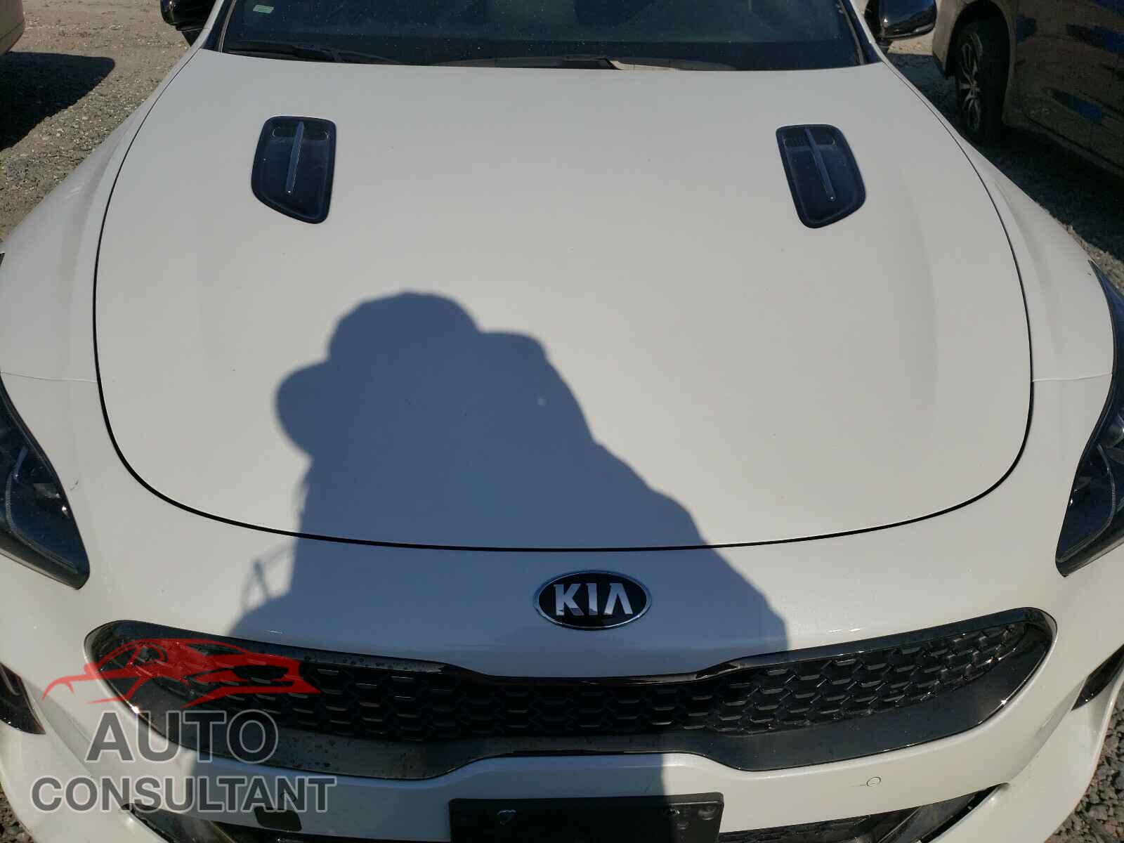 KIA STINGER 2018 - KNAE45LC8J6039072