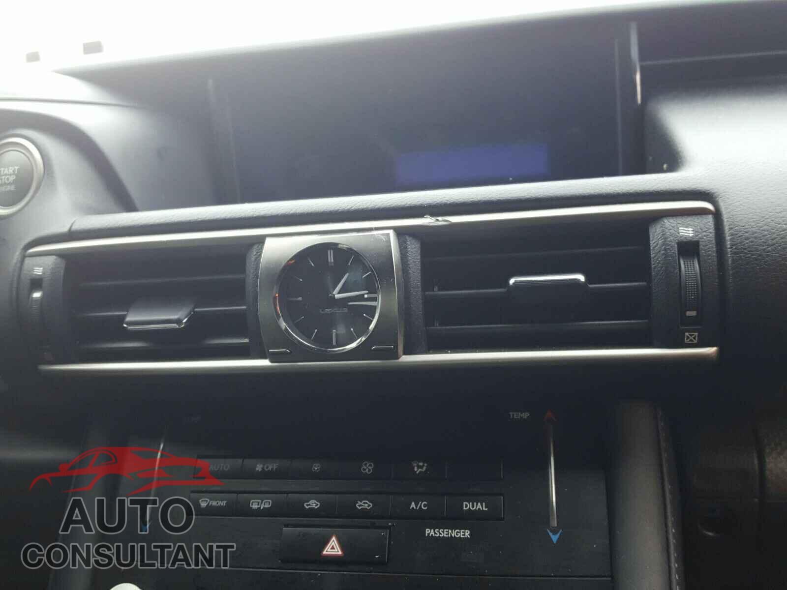 LEXUS IS 2017 - JTHBE1D20H5029085
