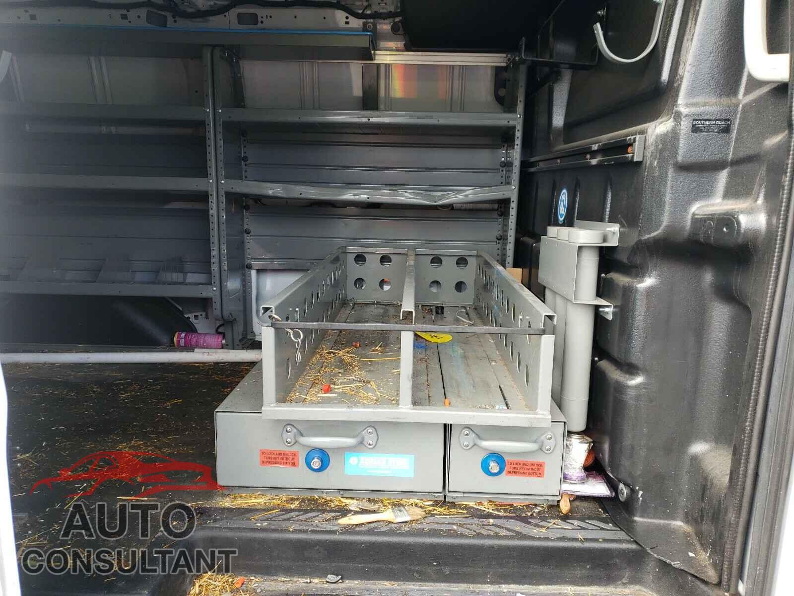 FORD TRANSIT CO 2017 - 1FTYR1YM7HKB49205