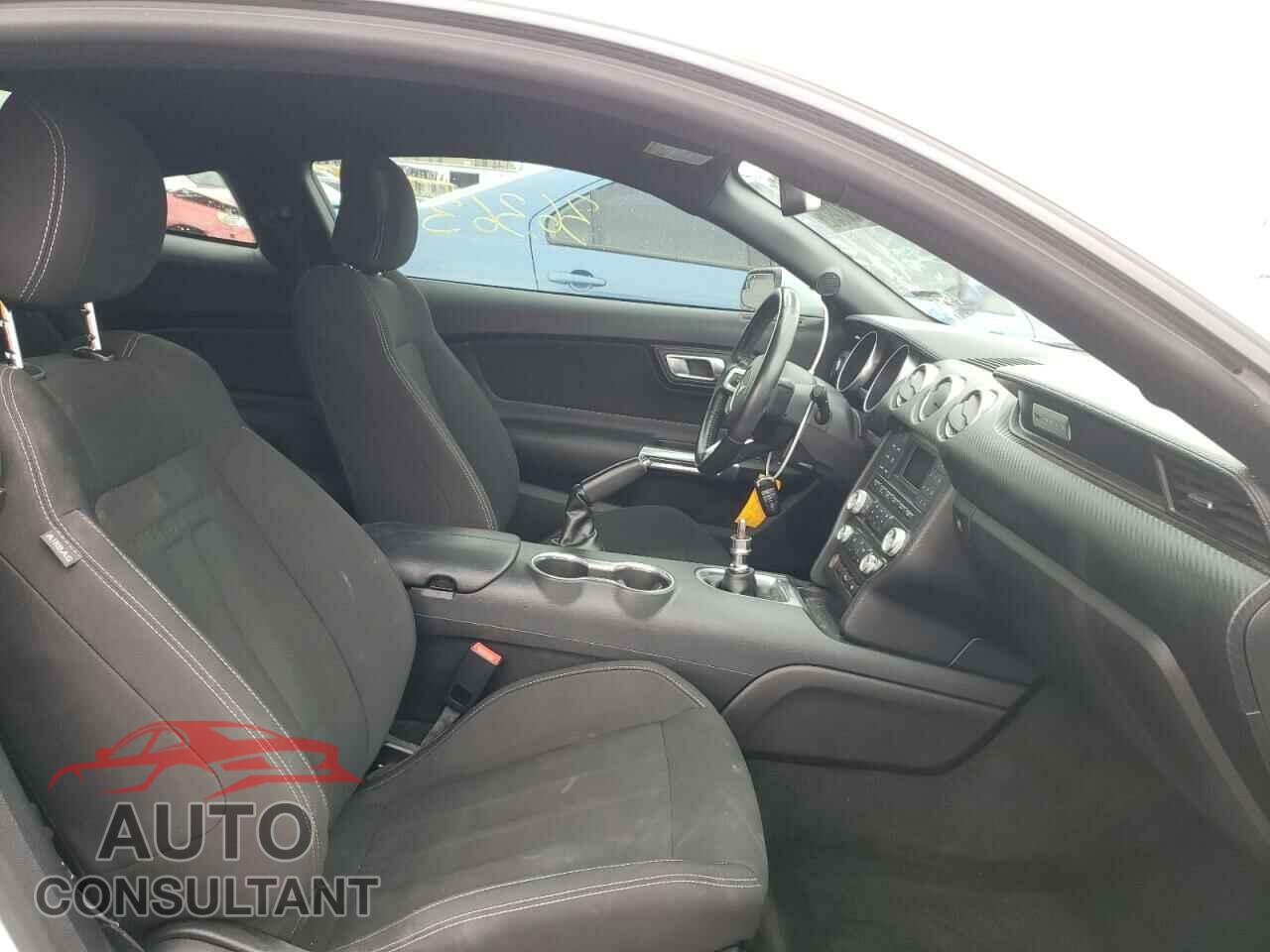 FORD MUSTANG 2018 - 1FA6P8TH0J5126570