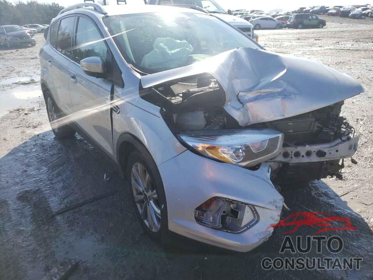 FORD ESCAPE 2017 - 1FMCU0JD0HUD08384