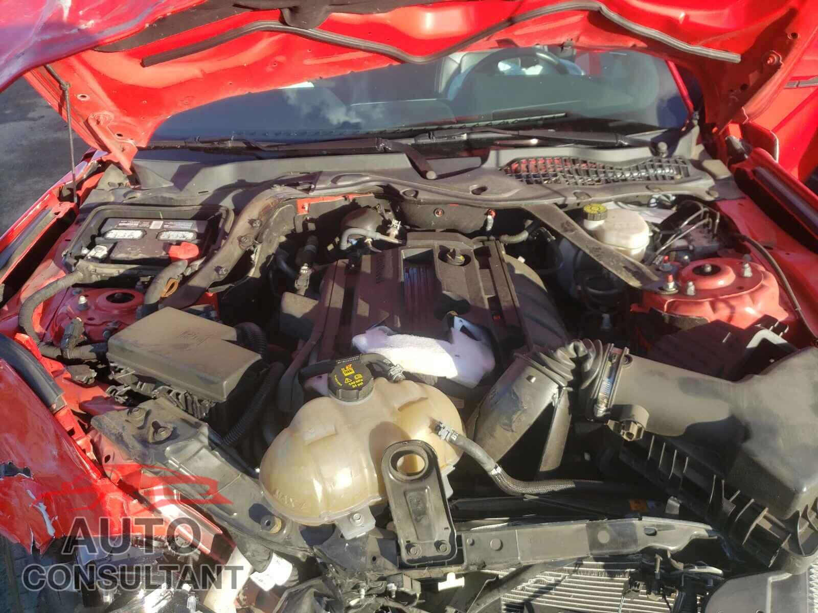FORD MUSTANG 2018 - 1FATP8UH4J5142661