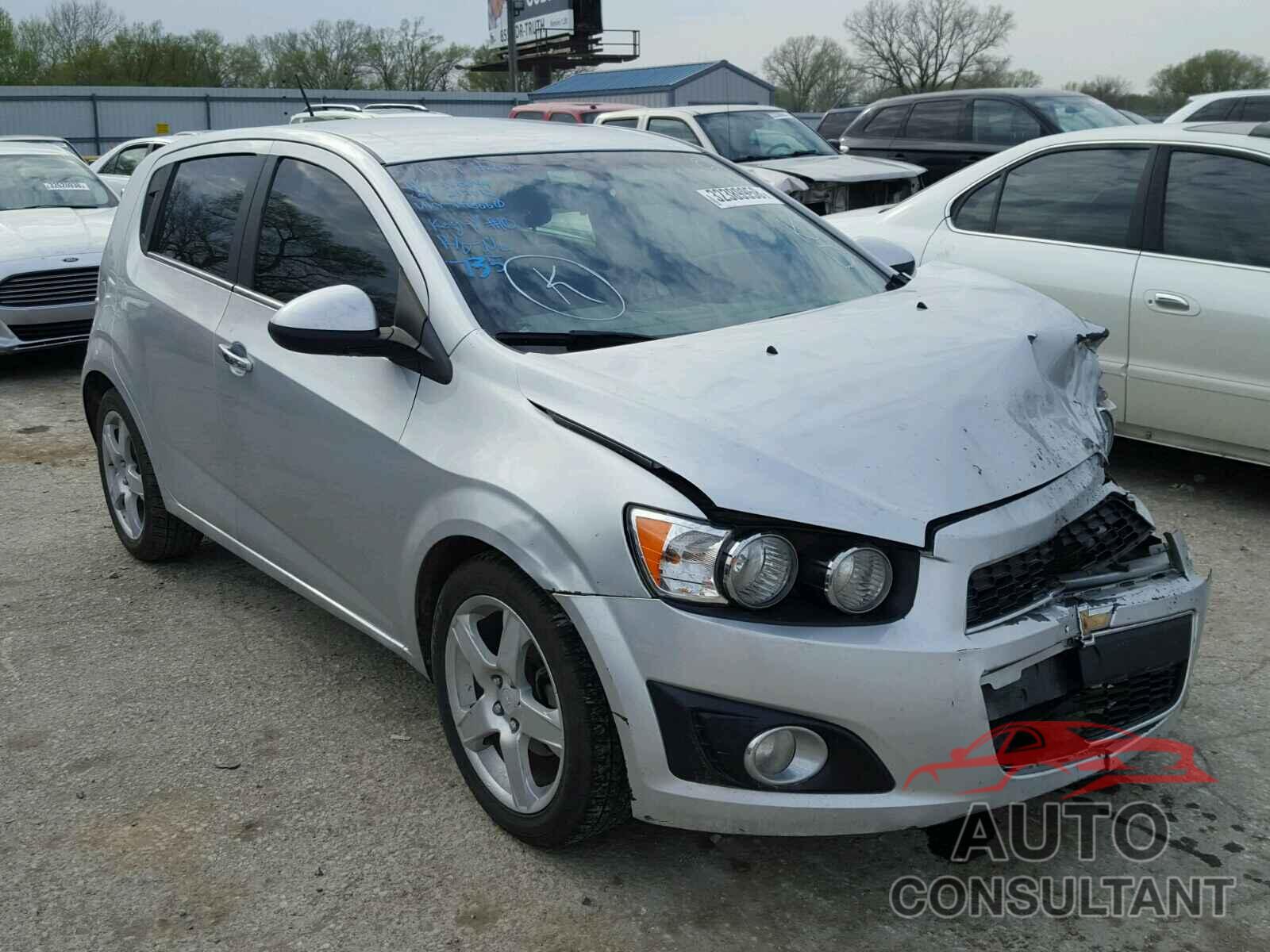 CHEVROLET SONIC 2015 - 1G1JE6SB0F4146660
