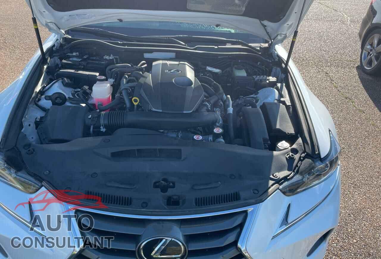 LEXUS IS 2017 - JTHBA1D29H5054532