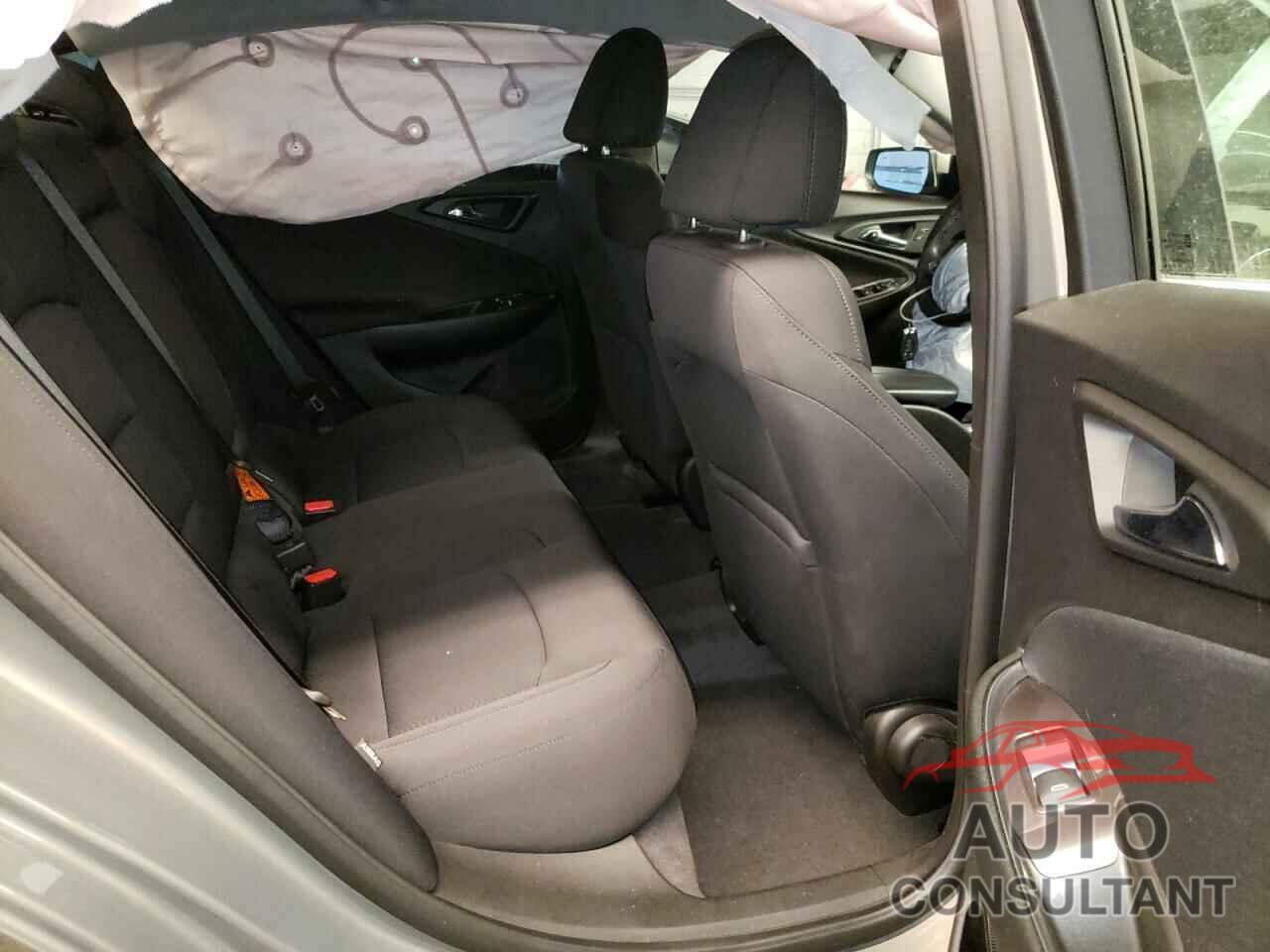 CHEVROLET MALIBU 2018 - 1G1ZD5ST0JF211383