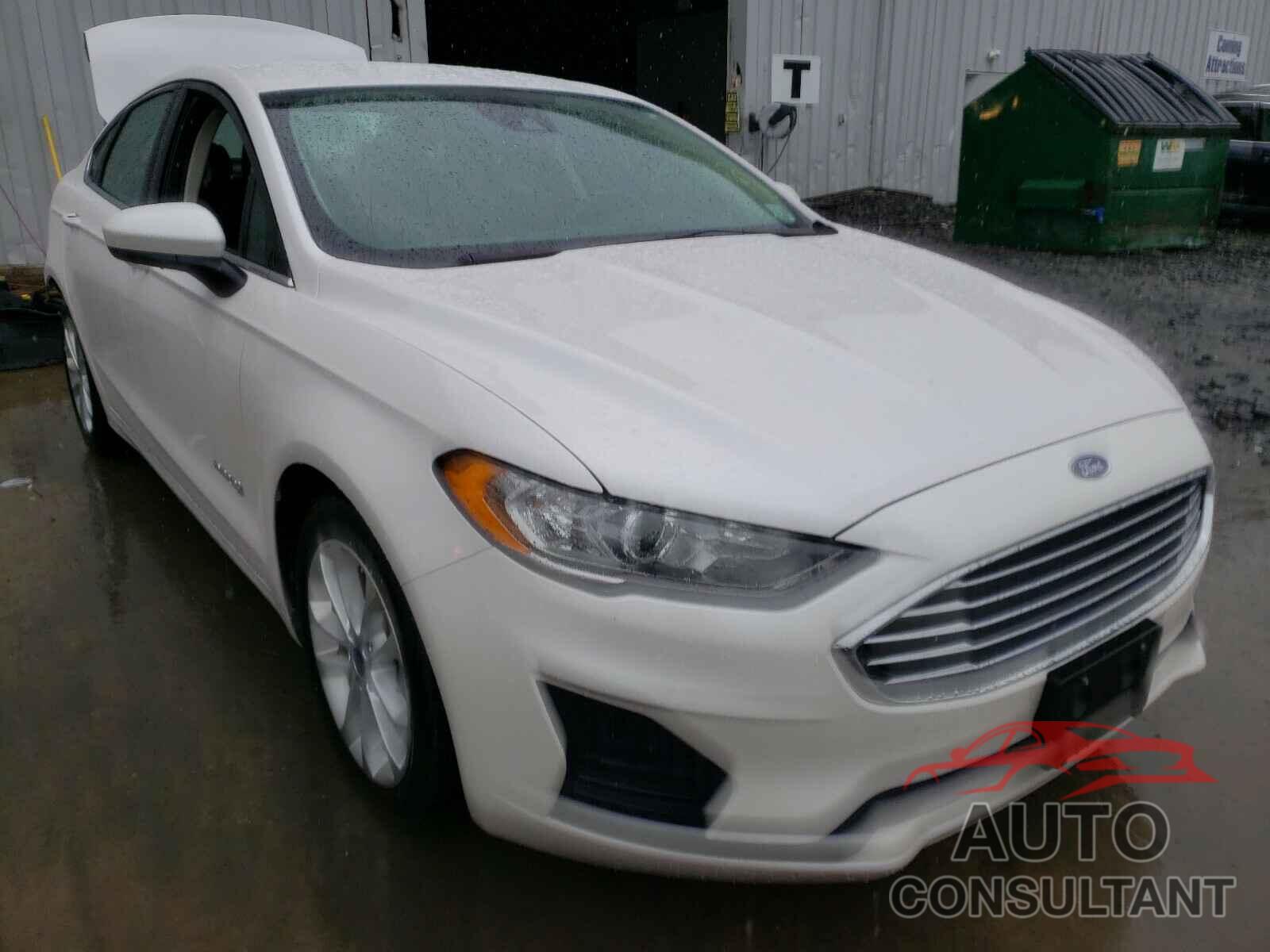FORD FUSION 2019 - 3FA6P0LU7KR158493