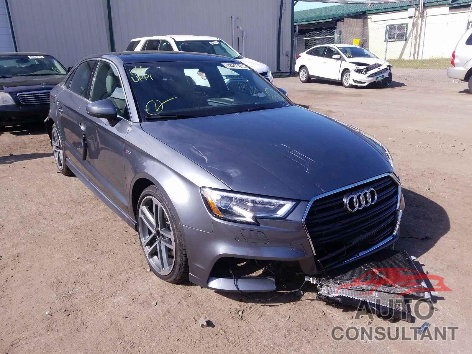 AUDI A3 2018 - WAUJ8GFF4J1044299