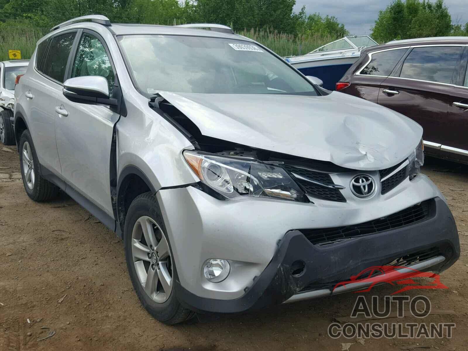 TOYOTA RAV4 XLE 2015 - 2T3RFREV0FW280568