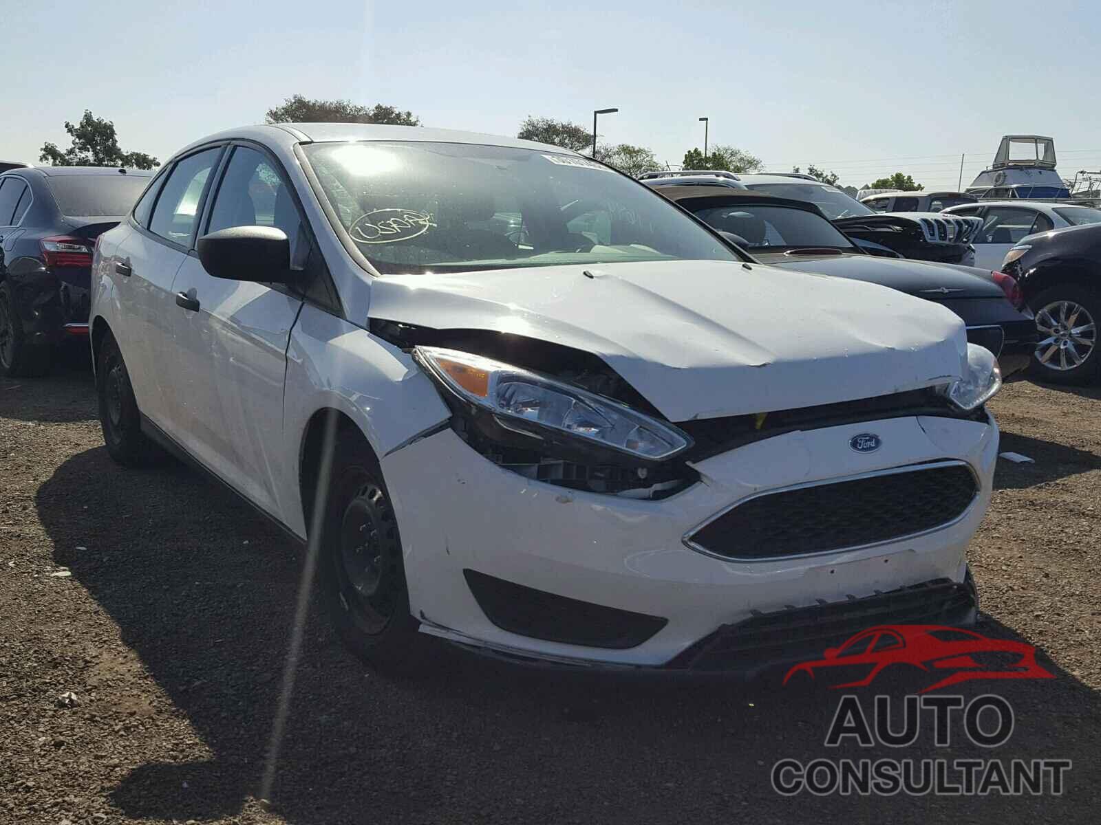 FORD FOCUS 2015 - 1FADP3E26FL256343