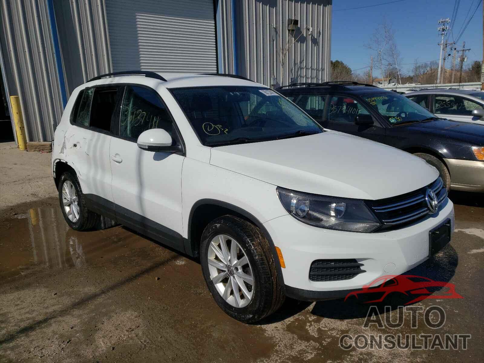 VOLKSWAGEN TIGUAN 2017 - WVGBV7AX7HK050789