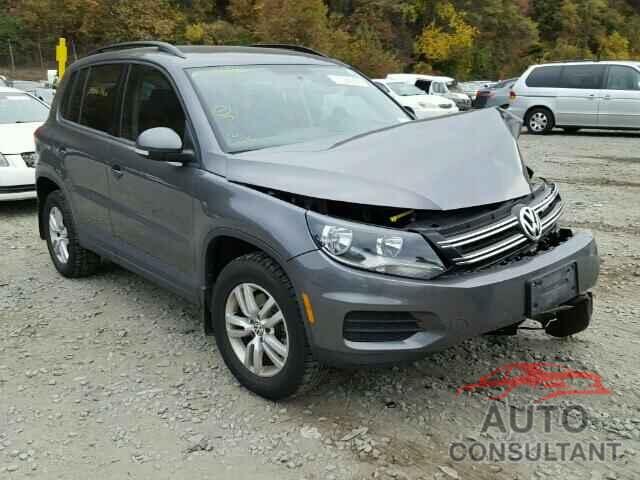 VOLKSWAGEN TIGUAN 2015 - WVGBV7AX0FW576526