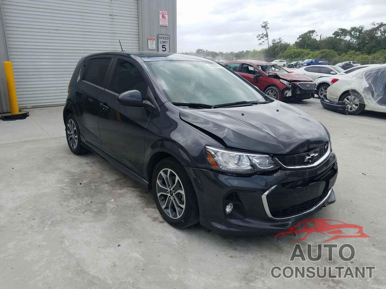 CHEVROLET SONIC 2018 - 1G1JD6SB7J4109228
