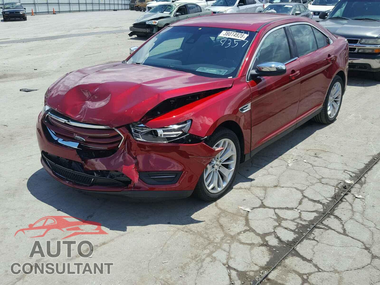 FORD TAURUS 2018 - 1FAHP2F88JG109375
